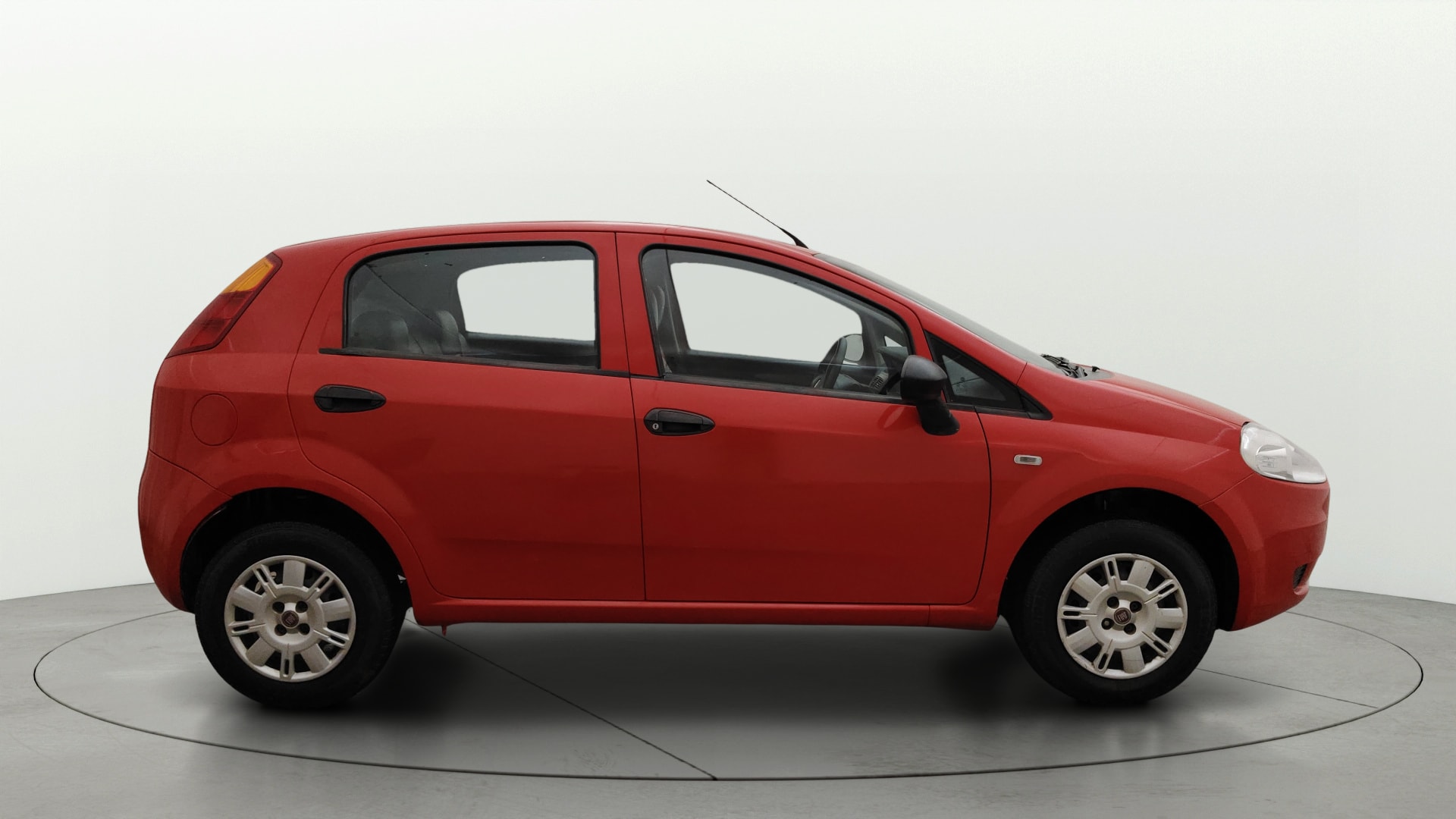 View 2014 Fiat Punto Evo 1.2L Pure Fire Petrol Image 8 Used 2014 Fiat Punto Evo 1.2L Pure Fire Petrol Image 8