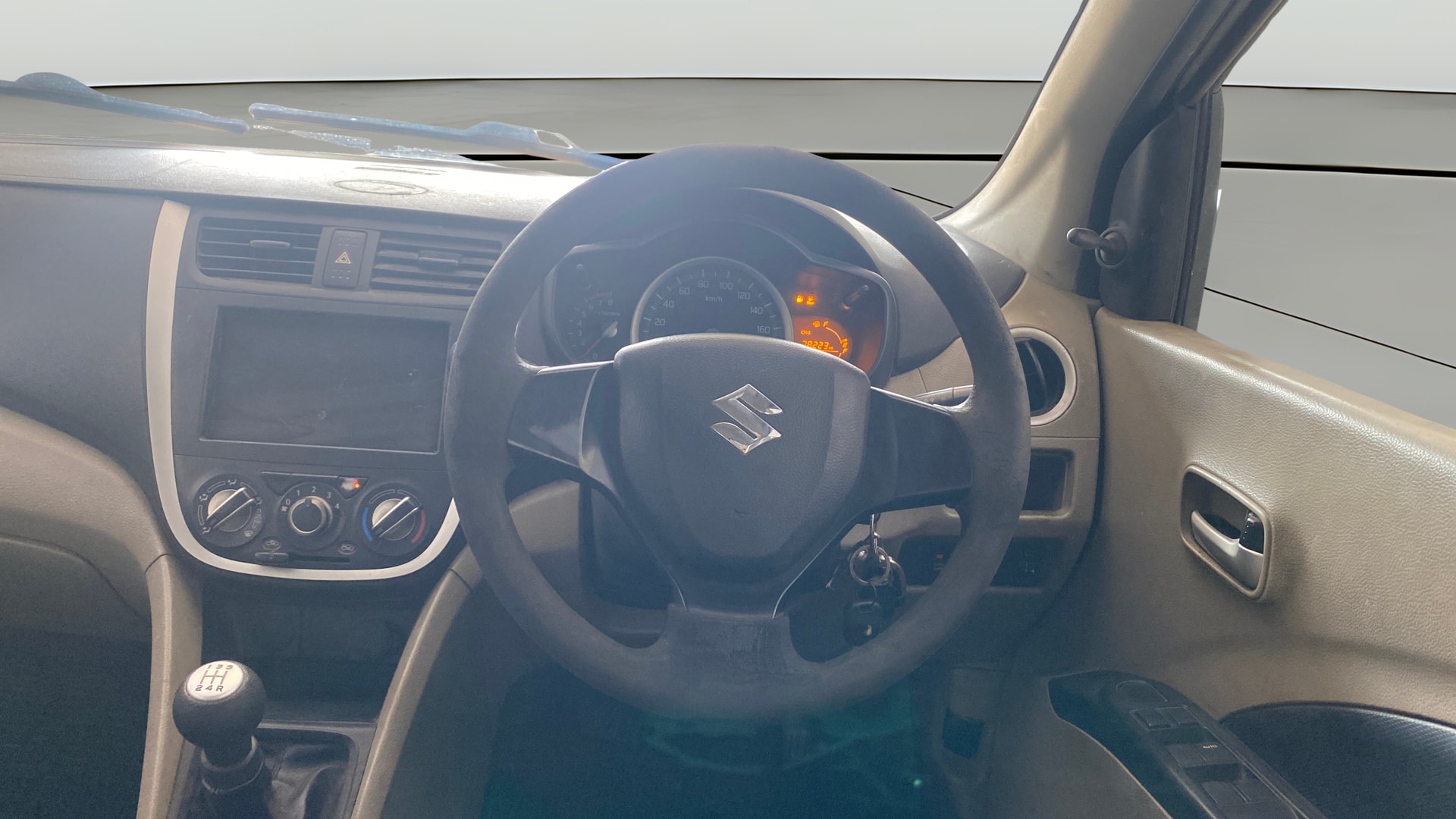 View 2017 Maruti Suzuki 1000 Base Variant Image 20 Used 2017 Maruti Suzuki 1000 Base Variant Image 20