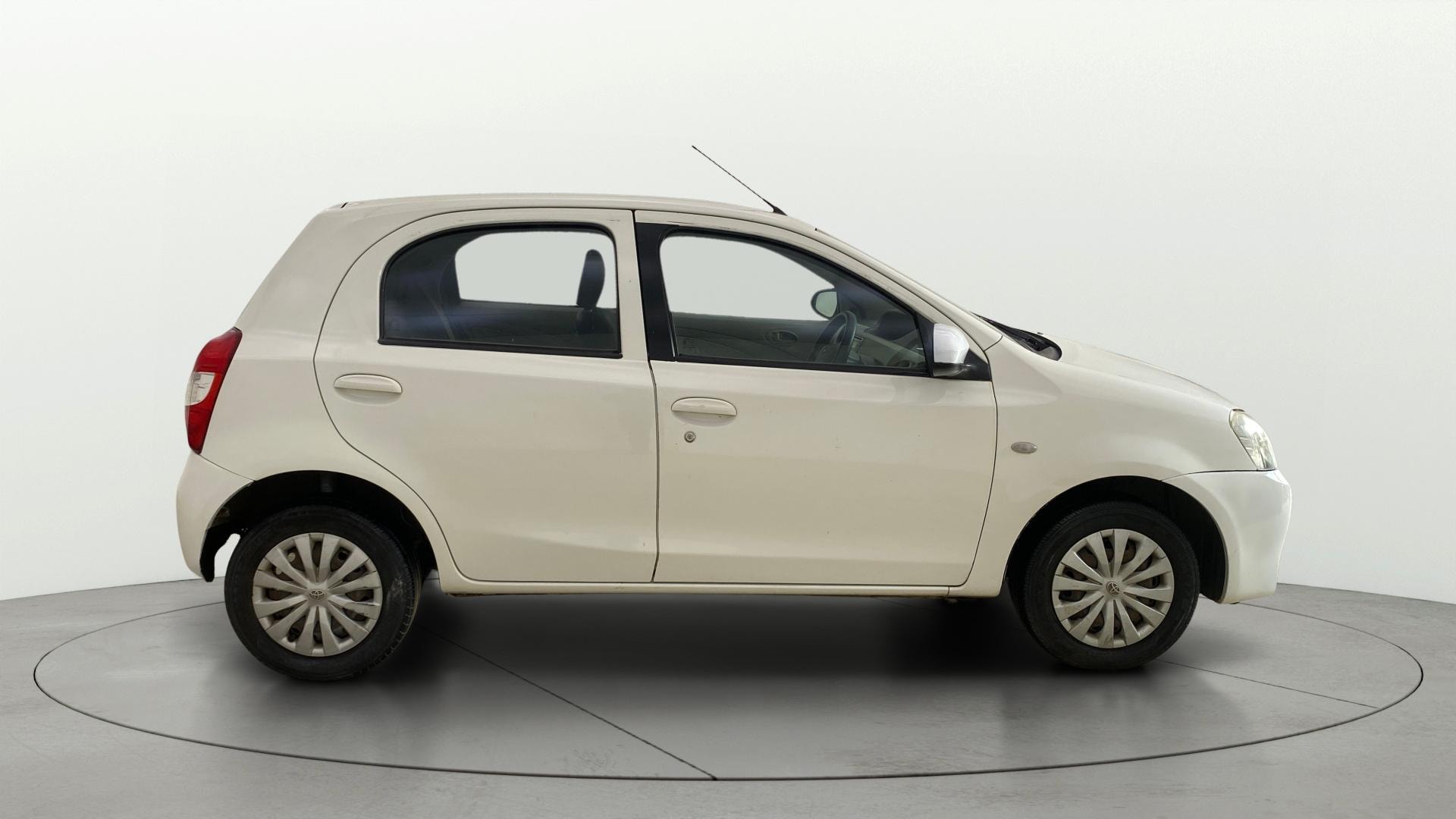 View 2013 Toyota Etios Liva GD Image 8 Used 2013 Toyota Etios Liva GD Image 8