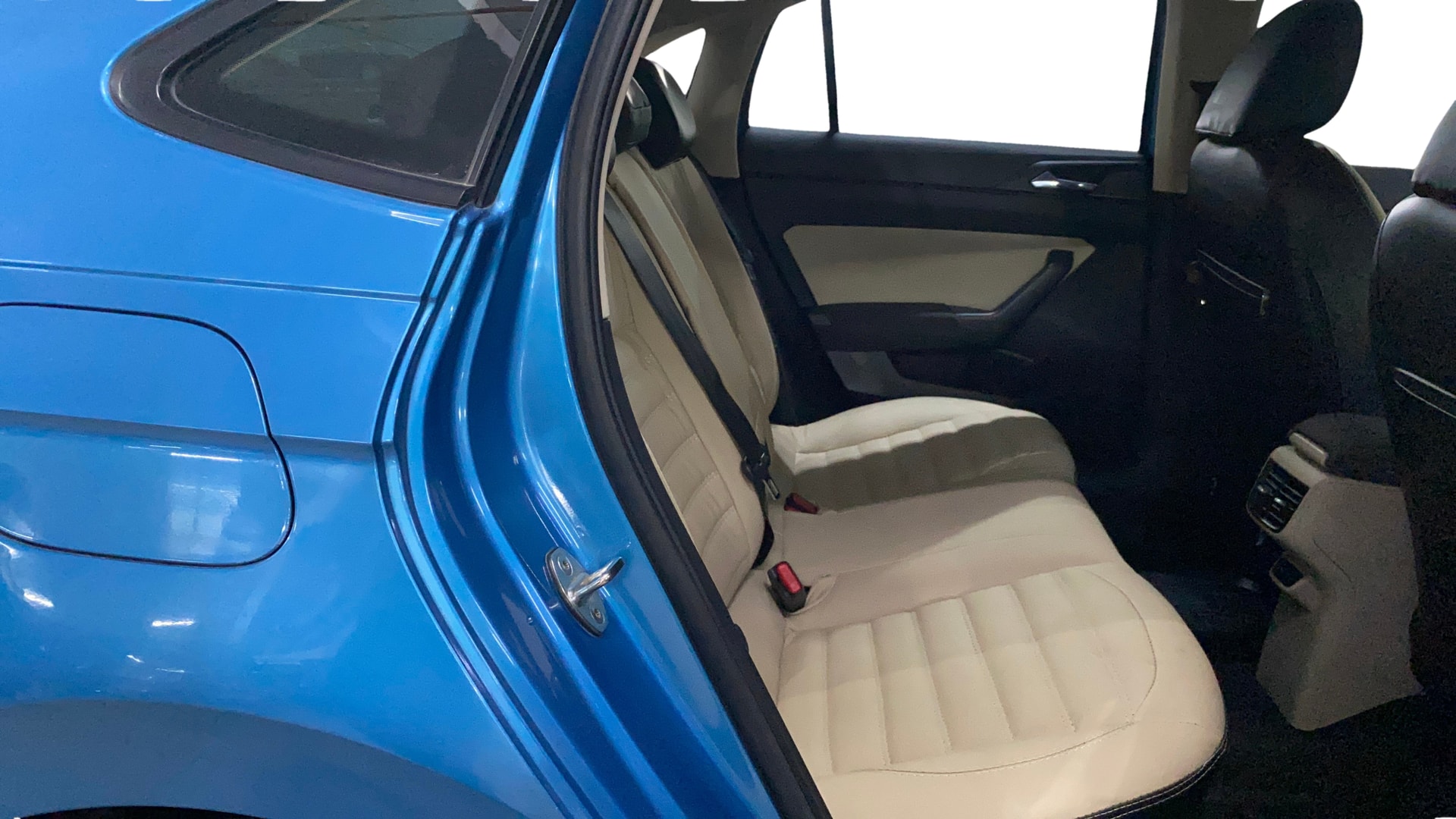 View 2023 Skoda Slavia Ambition 1.0 TSI MT Image 10 Used 2023 Skoda Slavia Ambition 1.0 TSI MT Image 10