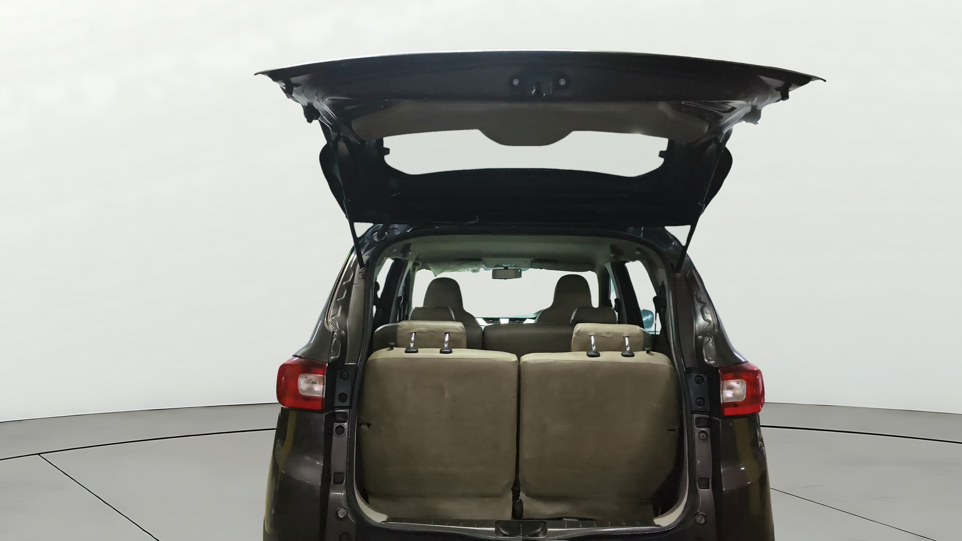 View 2022 Renault Triber RXZ Image 32 Used 2022 Renault Triber RXZ Image 32