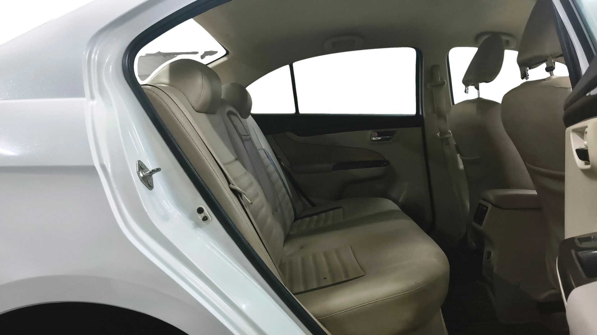 View 2017 Maruti Suzuki 1000 Base Variant Image 34 Used 2017 Maruti Suzuki 1000 Base Variant Image 34