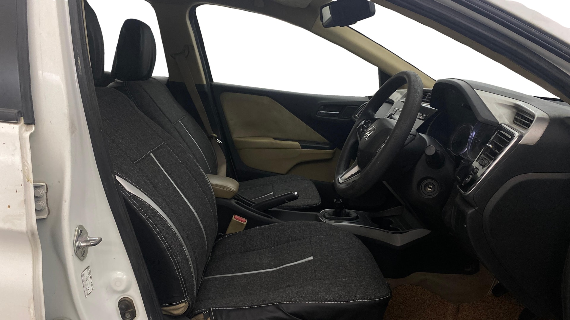 View 2019 Honda City ZX MT Diesel Anniversary Edition Image 26 Used 2019 Honda City ZX MT Diesel Anniversary Edition Image 26