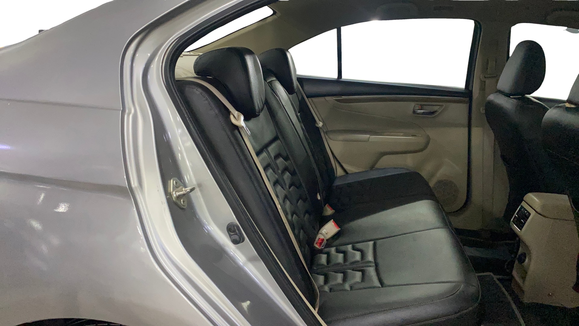 View 2019 Maruti Suzuki 1000 Base Variant Image 31 Used 2019 Maruti Suzuki 1000 Base Variant Image 31