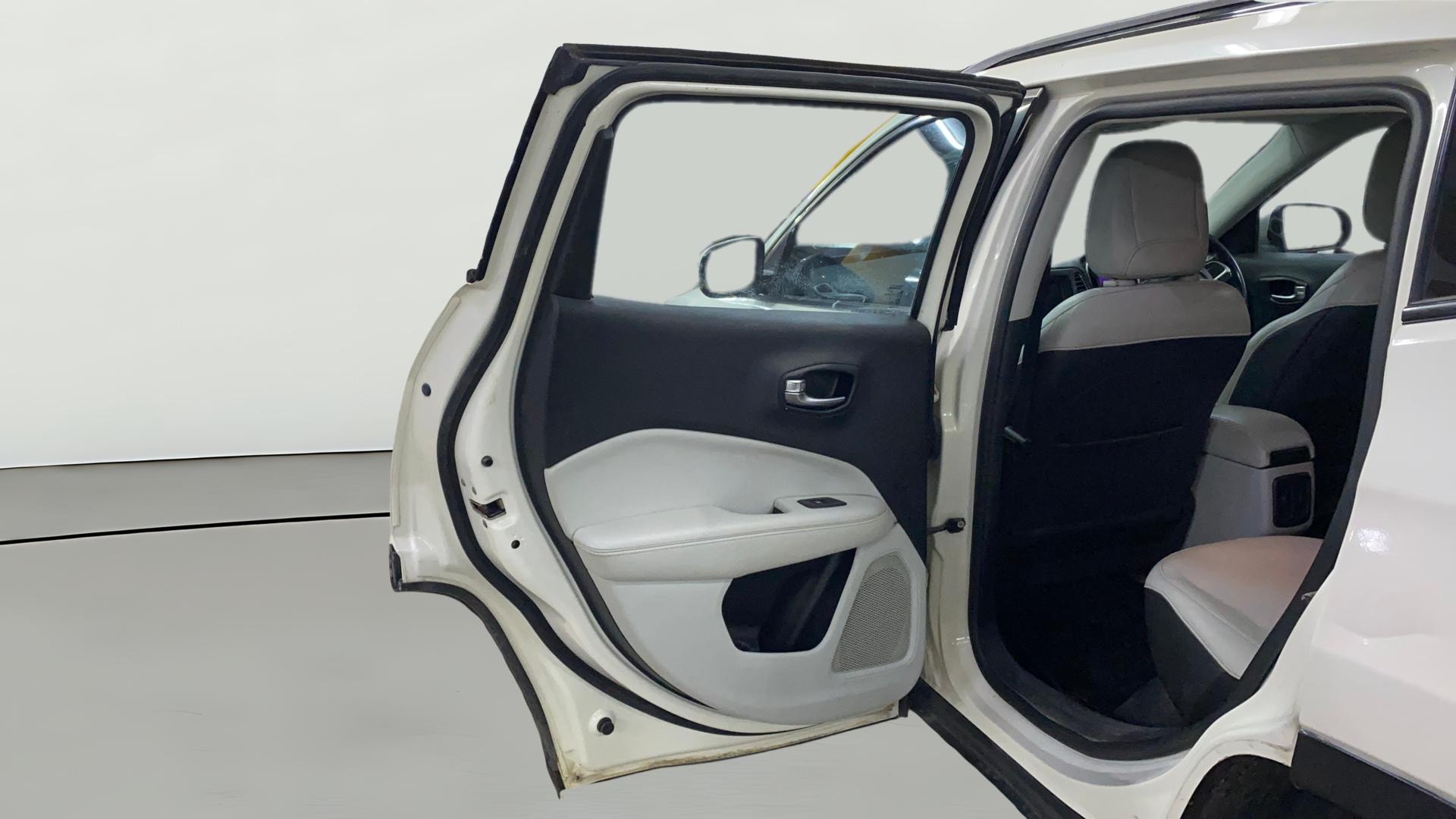 View 2020 Jeep Compass Longitude Plus 2.0 Diesel Image 14 Used 2020 Jeep Compass Longitude Plus 2.0 Diesel Image 14