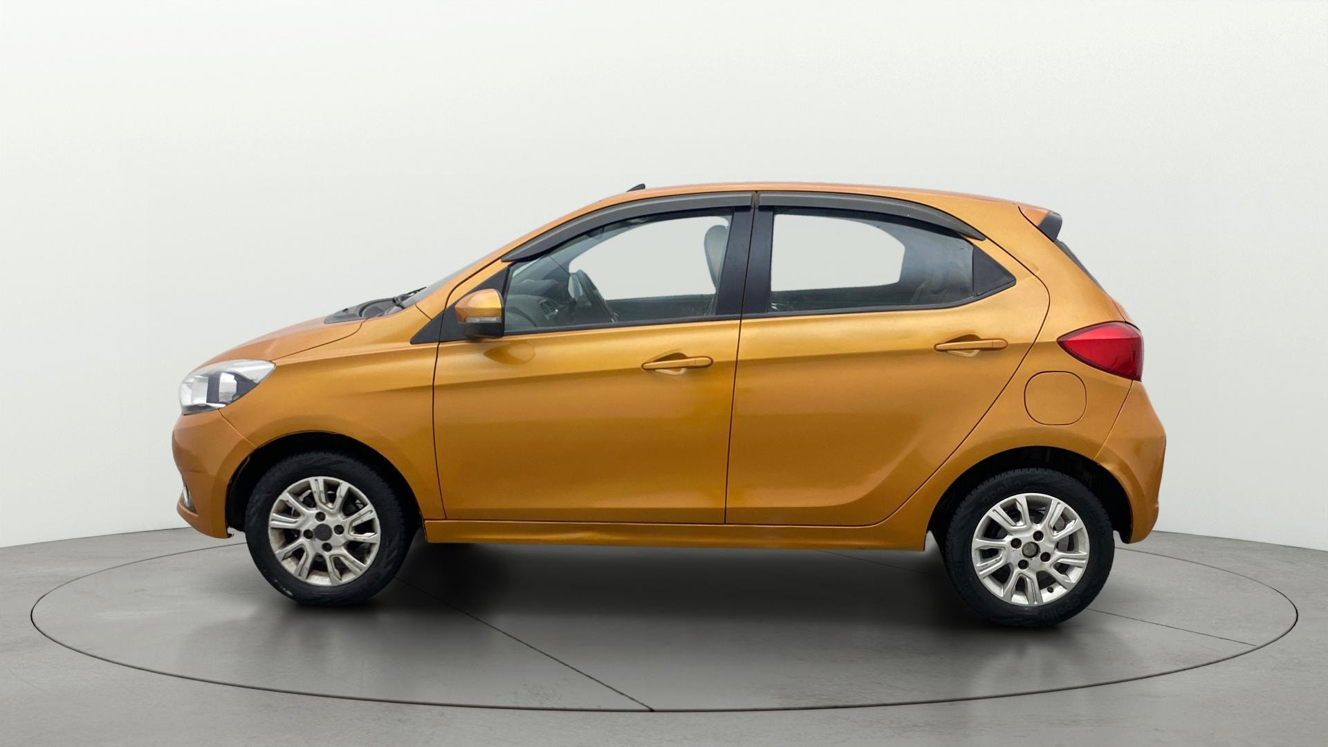 View 2016 Tata Tiago Revotorq XB Image 5 Used 2016 Tata Tiago Revotorq XB Image 5