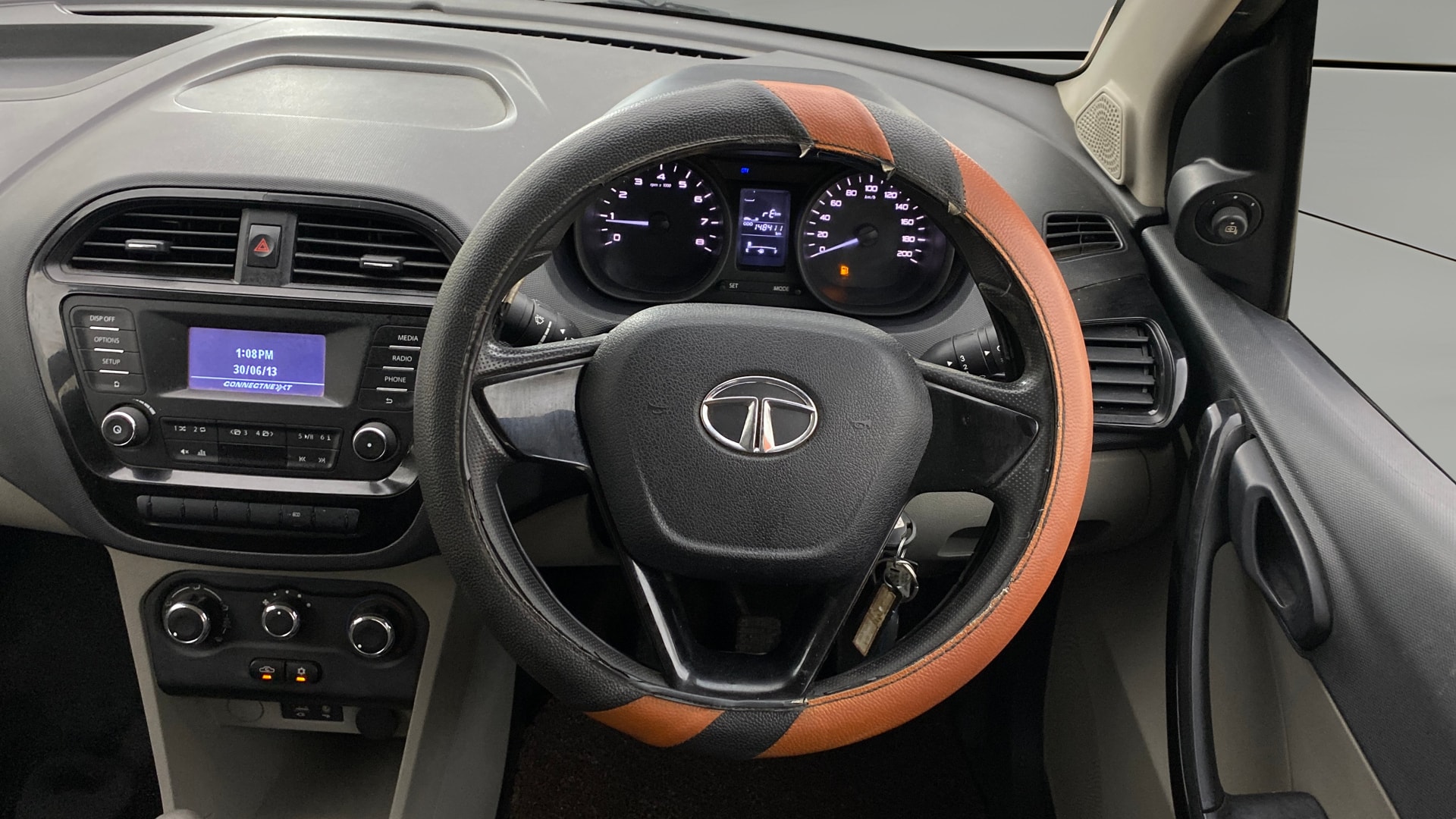 View 2018 Tata Tiago Revotorq XB Image 20 Used 2018 Tata Tiago Revotorq XB Image 20