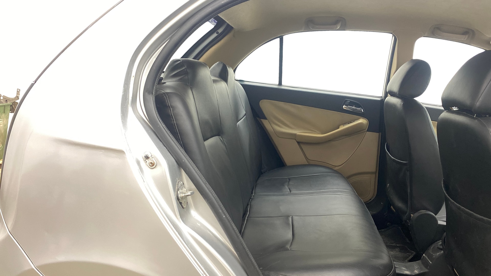 View 2014 Tata Aria Pleasure 4x2 BS4 Image 29 Used 2014 Tata Aria Pleasure 4x2 BS4 Image 29