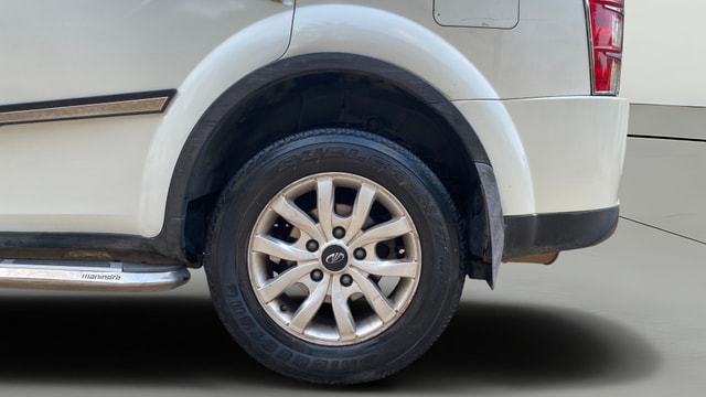 View Mahindra XUV500 Image 12 Used Mahindra XUV500 Image 12