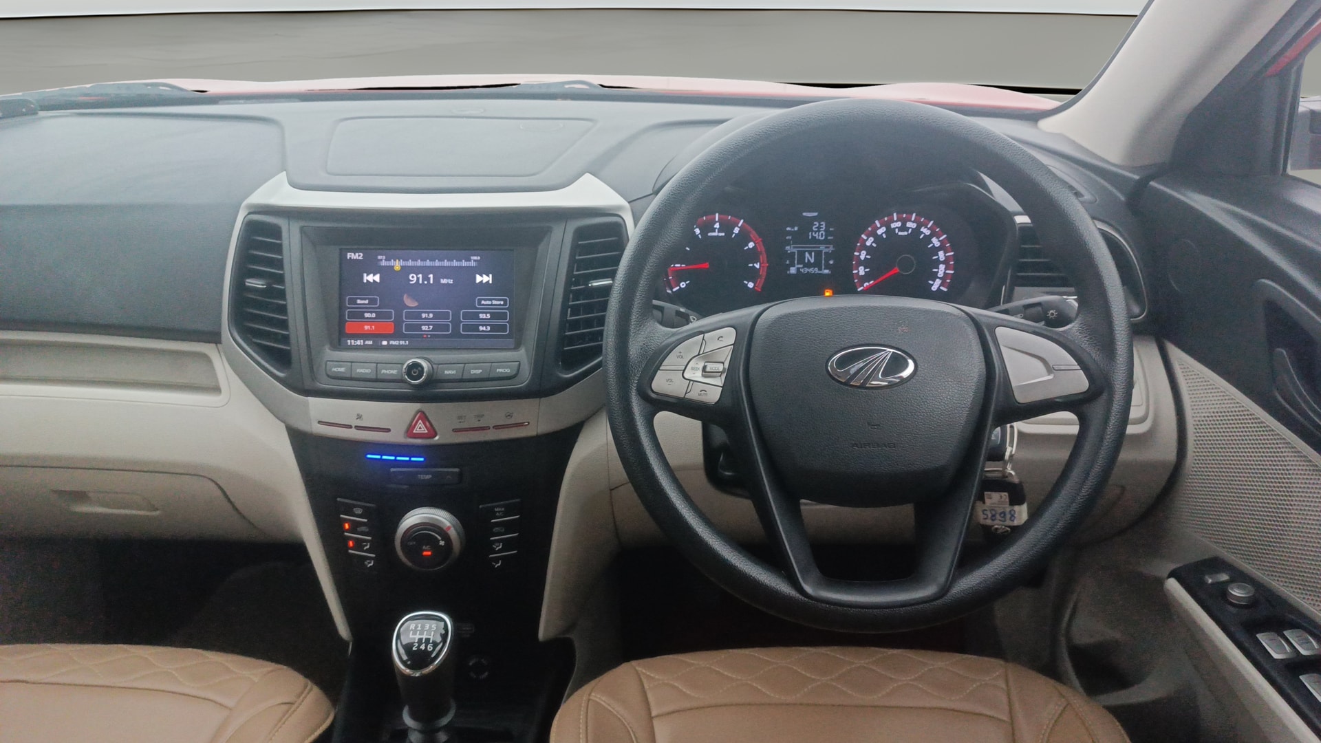 View 2019 Mahindra XUV300 W4 Petrol BS IV Image 20 Used 2019 Mahindra XUV300 W4 Petrol BS IV Image 20