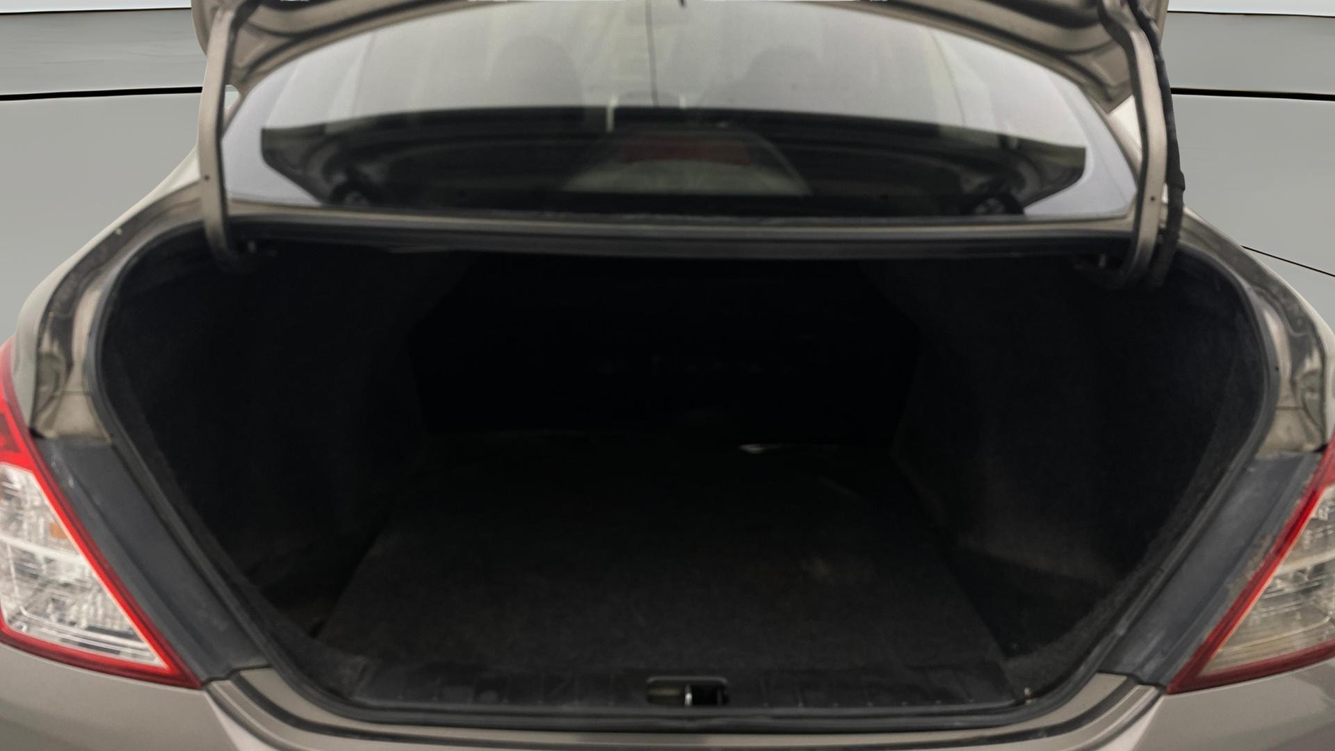 View 2017 Nissan Sunny XV Diesel Image 38 Used 2017 Nissan Sunny XV Diesel Image 38