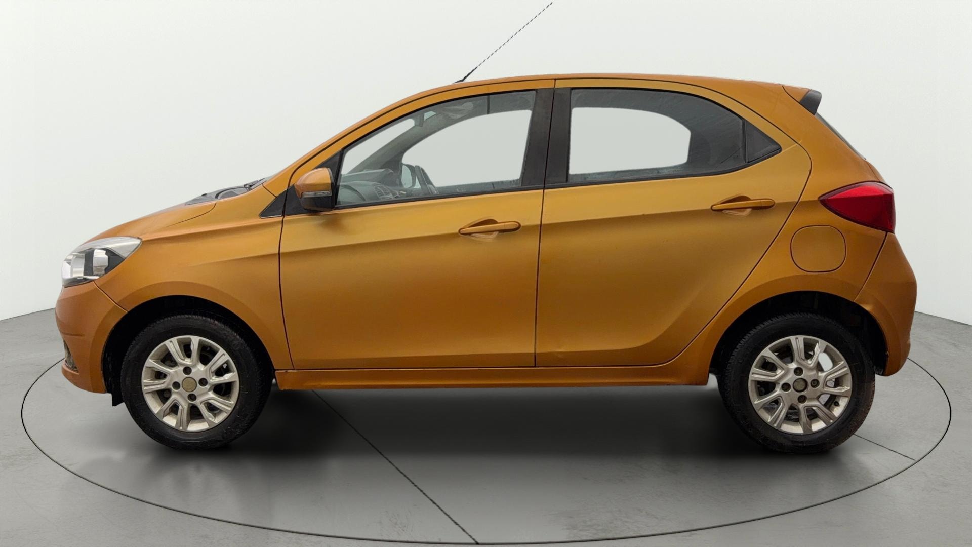 View 2018 Tata Tiago Revotorq XB Image 25 Used 2018 Tata Tiago Revotorq XB Image 25