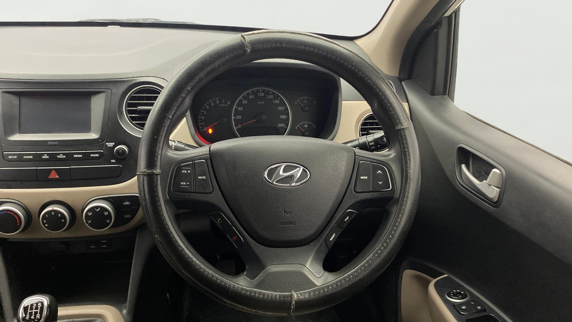 View 2017 Hyundai Grand i10 Sportz 1.2 Kappa Image 20 Used 2017 Hyundai Grand i10 Sportz 1.2 Kappa Image 20