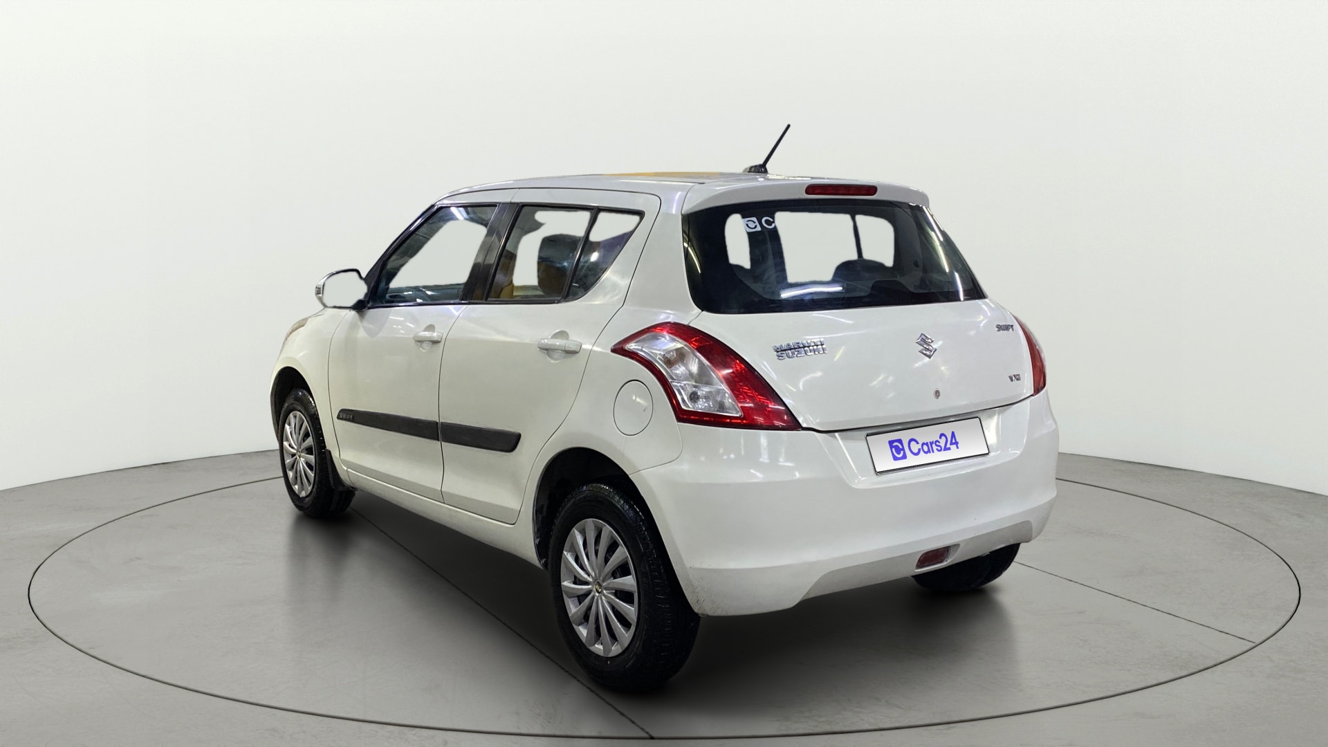 View 2015 Maruti Suzuki 1000 Base Variant Image 2 Used 2015 Maruti Suzuki 1000 Base Variant Image 2
