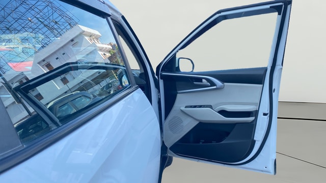 View Kia Carens Image 45 Used Kia Carens Image 45