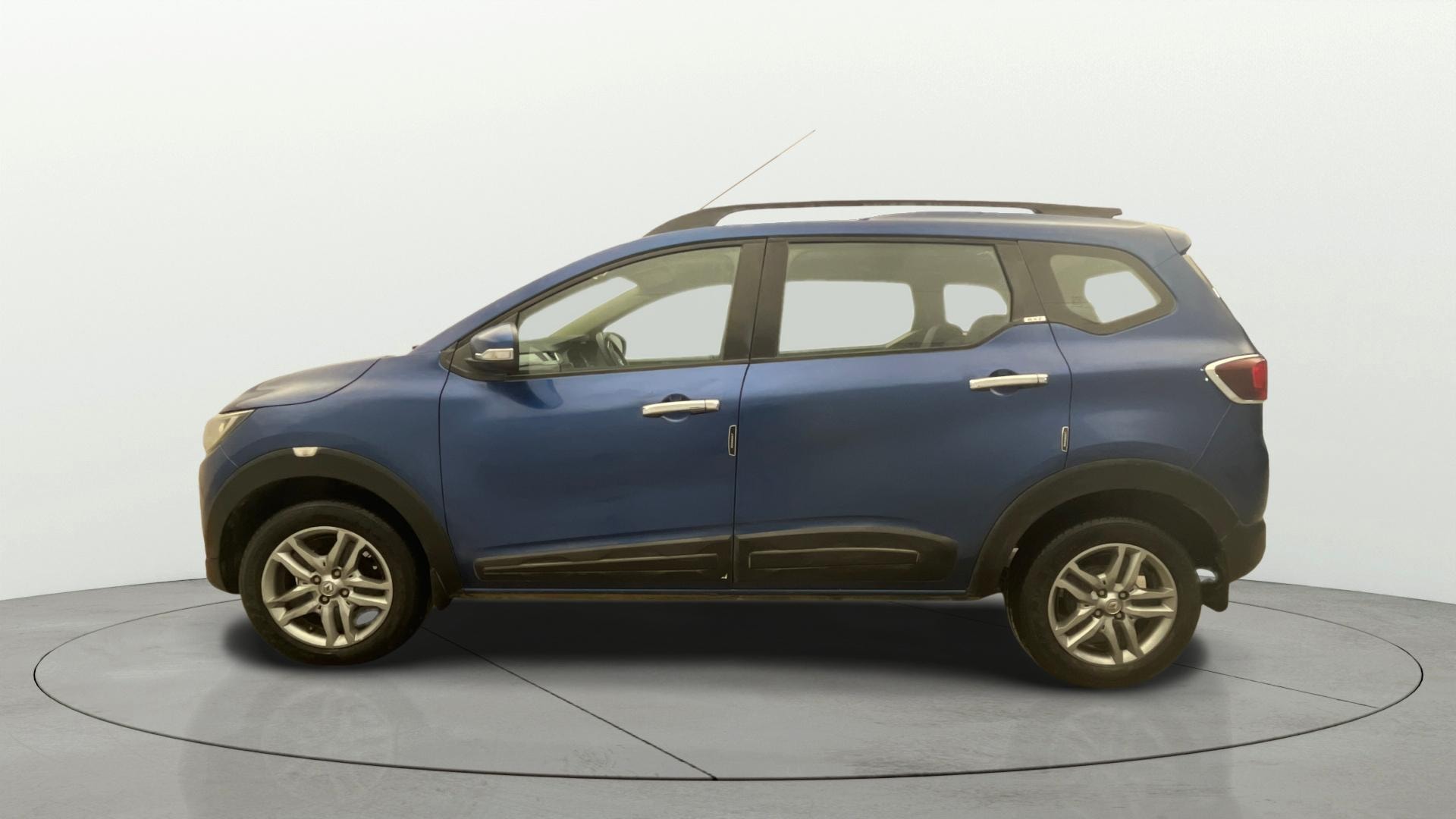 View 2020 Renault Triber RXZ AMT Image 27 Used 2020 Renault Triber RXZ AMT Image 27