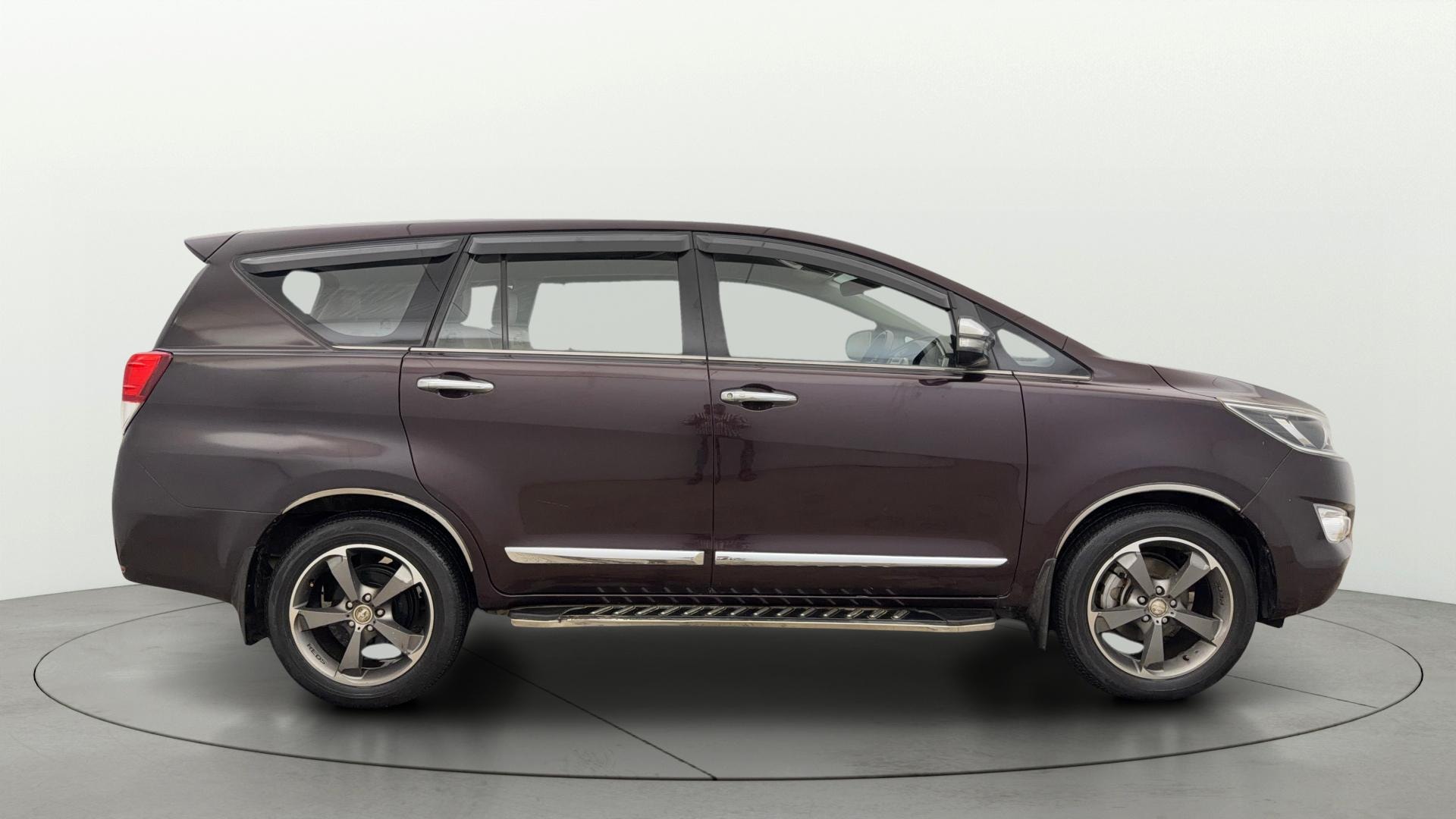 View 2016 Toyota Innova Crysta 2.7 ZX AT 7-Seater BS IV Image 29 Used 2016 Toyota Innova Crysta 2.7 ZX AT 7-Seater BS IV Image 29