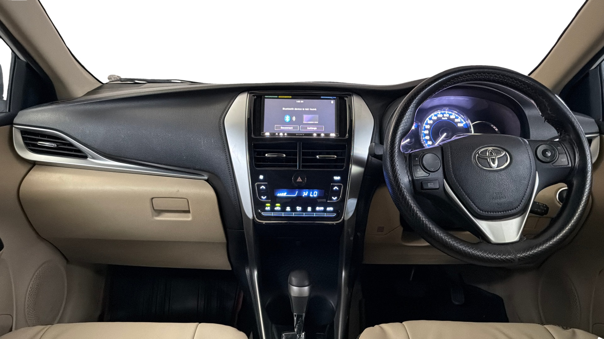View 2018 Toyota Yaris V CVT Image 16 Used 2018 Toyota Yaris V CVT Image 16
