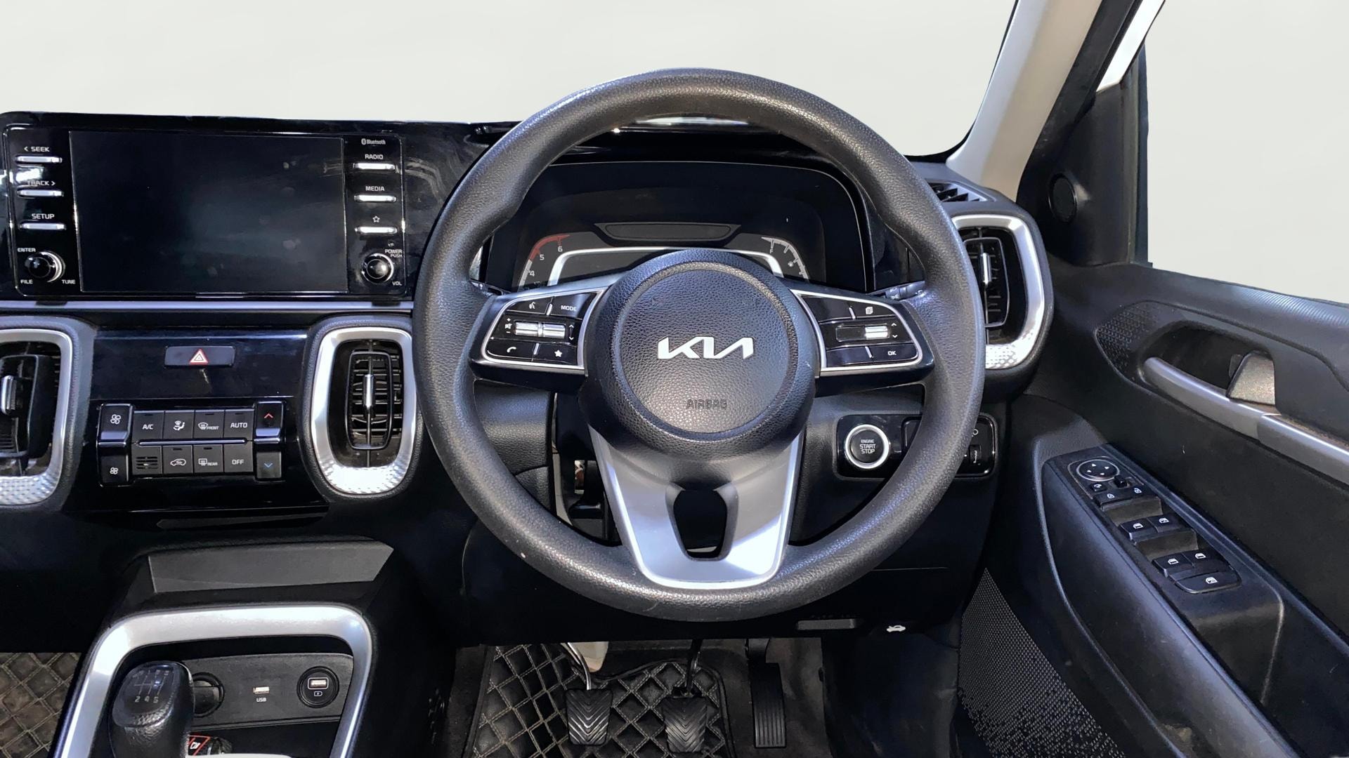 View 2023 Kia Sonet HTK Plus Diesel Image 20 Used 2023 Kia Sonet HTK Plus Diesel Image 20
