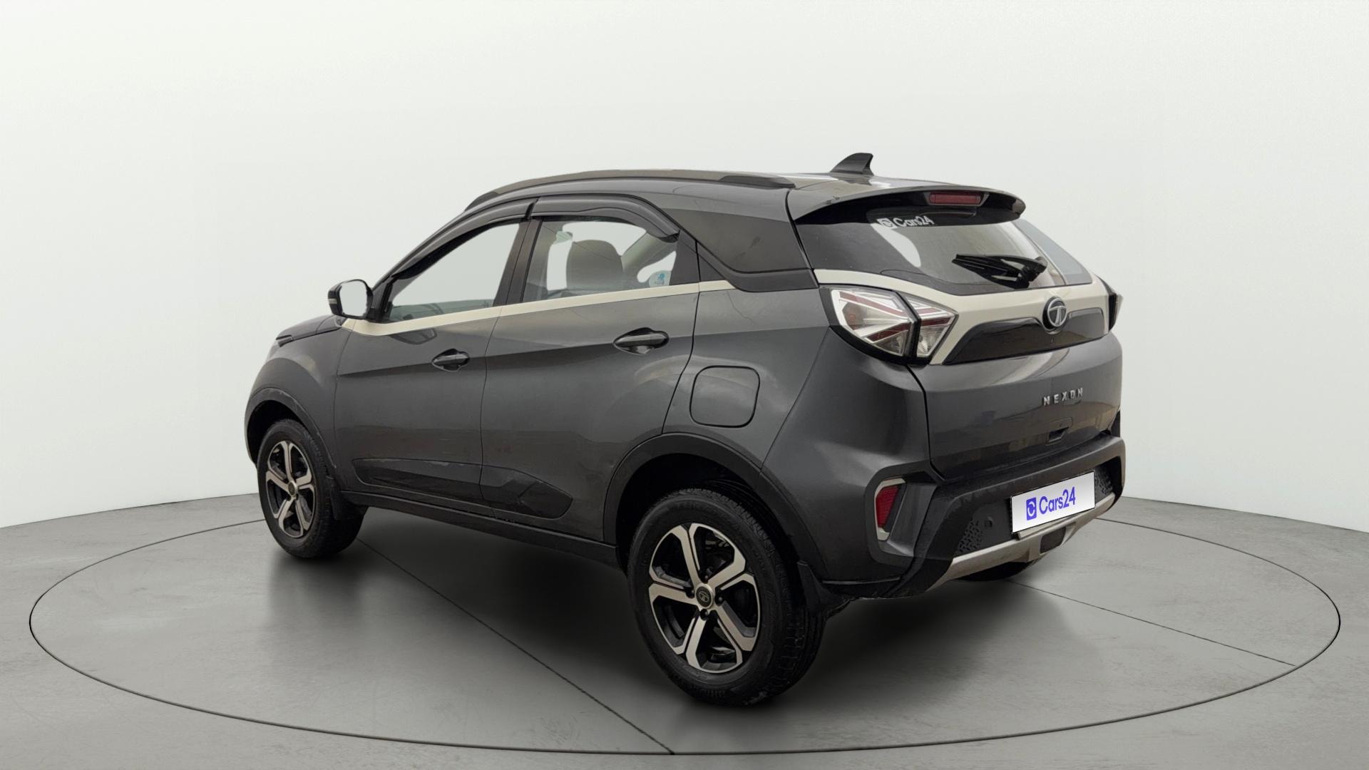 View 2022 Tata Nexon Revotron XZA Plus AMT Image 2 Used 2022 Tata Nexon Revotron XZA Plus AMT Image 2