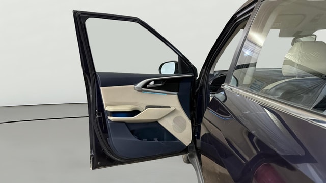 View Kia Carens Image 33 Used Kia Carens Image 33