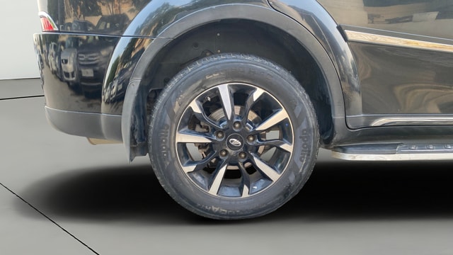 View Mahindra XUV500 Image 35 Used Mahindra XUV500 Image 35