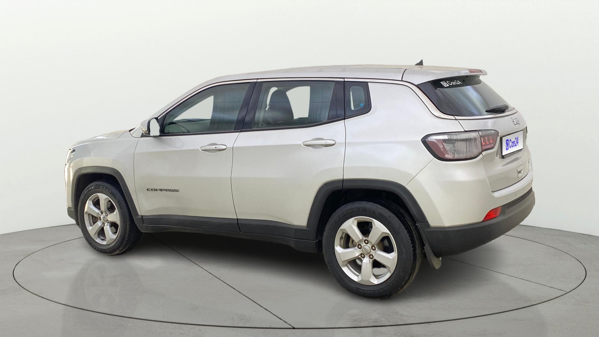 View 2018 Jeep Compass Longitude (O) 2.0 Diesel MT Image 2 Used 2018 Jeep Compass Longitude (O) 2.0 Diesel MT Image 2