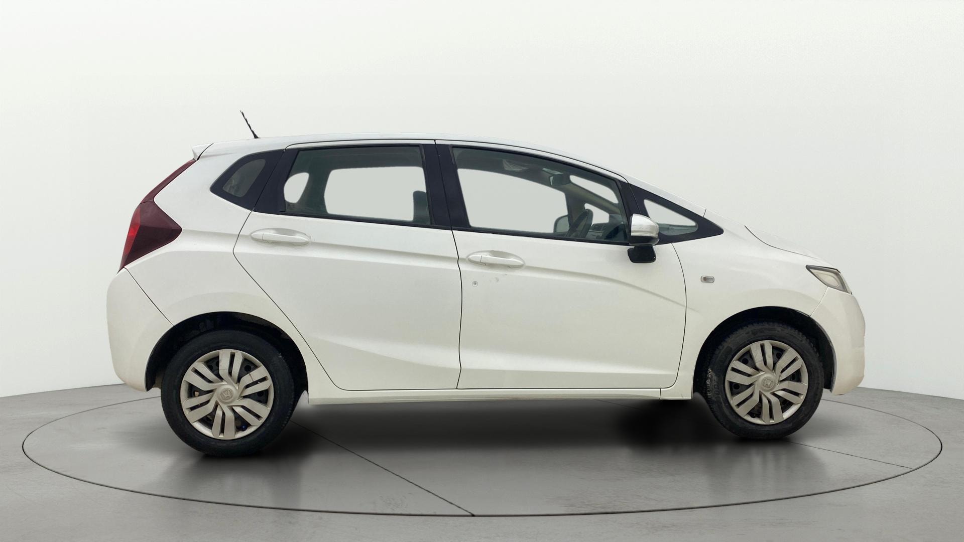 View 2016 Honda Jazz E MT Diesel Image 26 Used 2016 Honda Jazz E MT Diesel Image 26