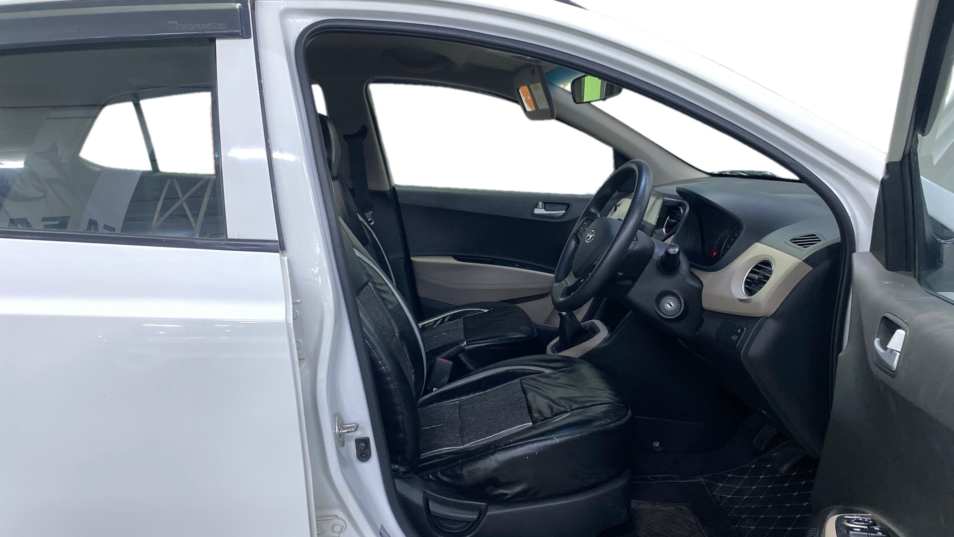 View 2020 Hyundai Grand i10 Sportz 1.2 Kappa Image 18 Used 2020 Hyundai Grand i10 Sportz 1.2 Kappa Image 18