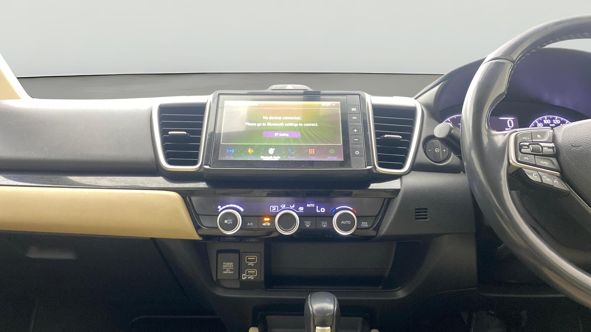 View 2021 Honda City ZX MT Diesel Anniversary Edition Image 18 Used 2021 Honda City ZX MT Diesel Anniversary Edition Image 18