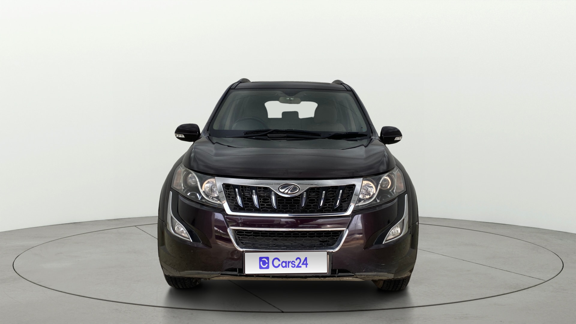 View 2017 Mahindra XUV500 W10 FWD AT Image 1 Used 2017 Mahindra XUV500 W10 FWD AT Image 1