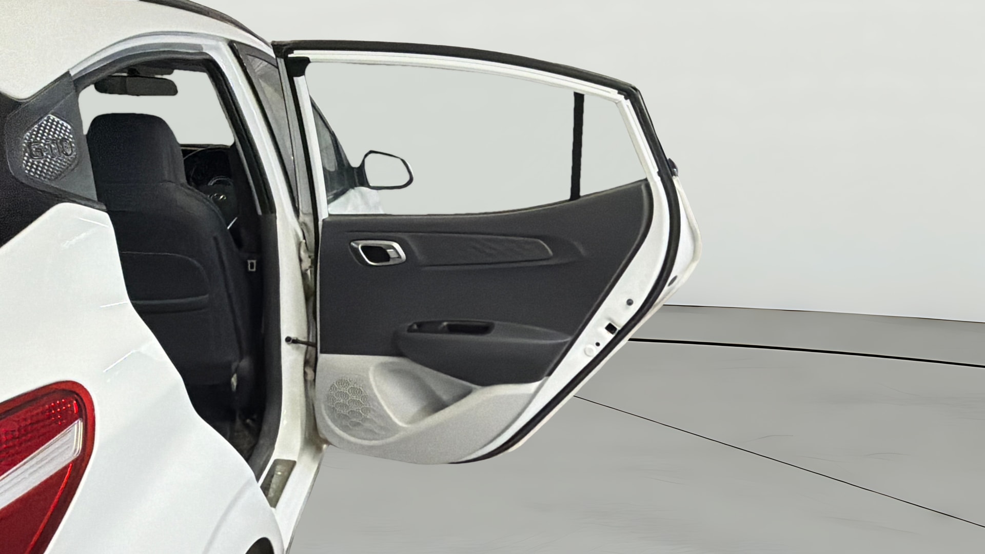 View 2022 Hyundai Grand i10 Nios Sportz Petrol AMT Image 7 Used 2022 Hyundai Grand i10 Nios Sportz Petrol AMT Image 7