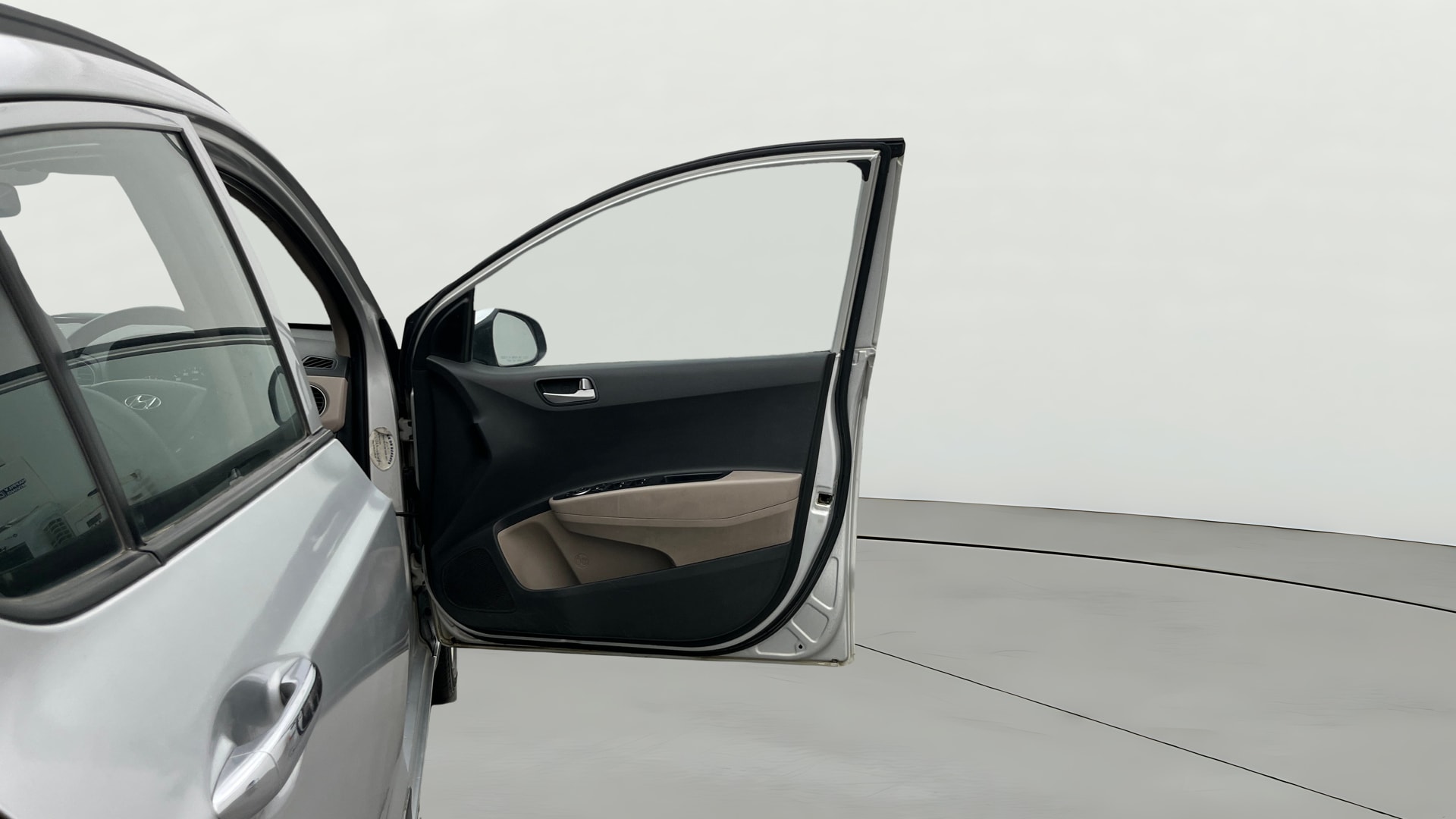 View 2013 Hyundai Grand i10 Sportz 1.2 Kappa Image 44 Used 2013 Hyundai Grand i10 Sportz 1.2 Kappa Image 44