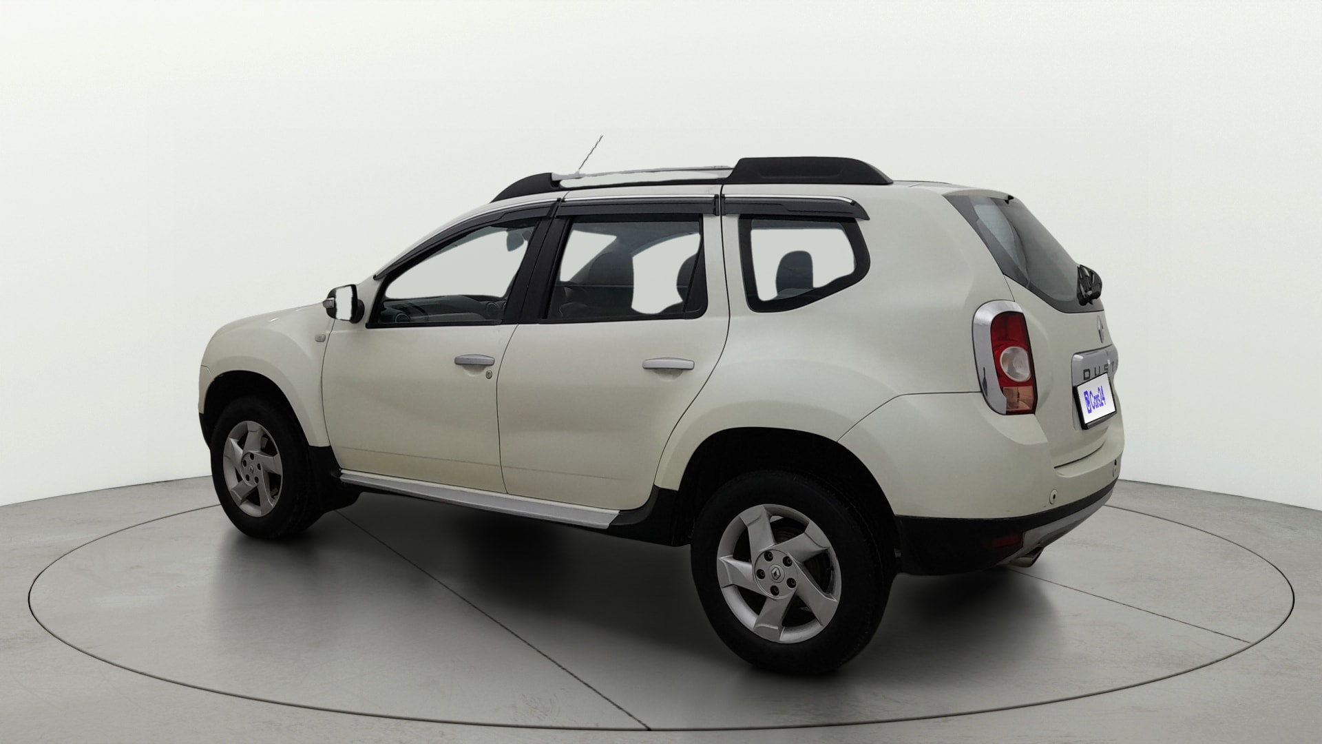 View 2015 Renault Duster Diesel 85PS 4x2 MT Image 2 Used 2015 Renault Duster Diesel 85PS 4x2 MT Image 2