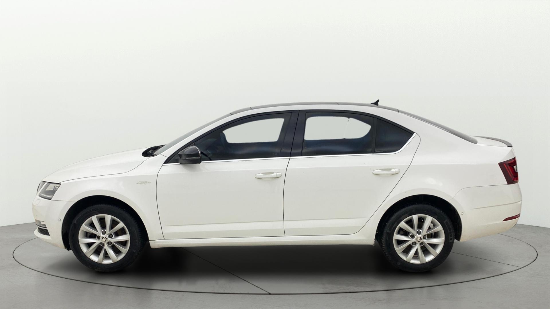 View 2018 Skoda Octavia 1.8 Style Plus TSI AT Image 26 Used 2018 Skoda Octavia 1.8 Style Plus TSI AT Image 26