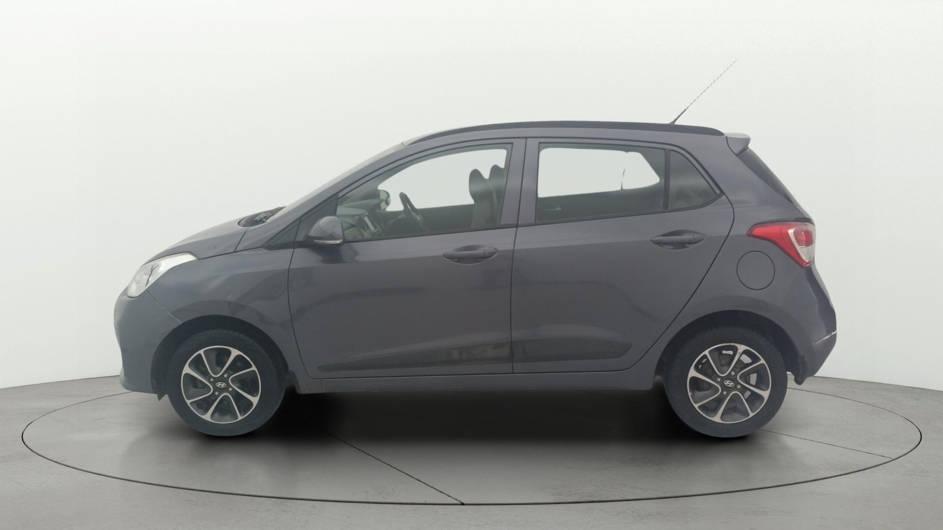 View 2018 Hyundai Grand i10 1.2 Sportz AT Petrol Image 26 Used 2018 Hyundai Grand i10 1.2 Sportz AT Petrol Image 26