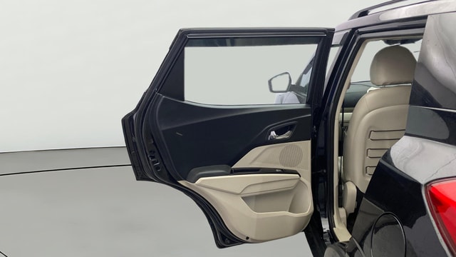 View Mahindra XUV300 Image 15 Used Mahindra XUV300 Image 15