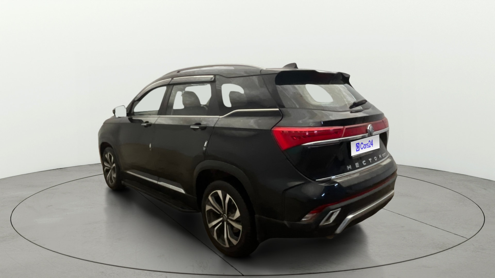 View 2024 MG Hector Plus Sharp Pro 6 Seater CVT Petrol Image 2 Used 2024 MG Hector Plus Sharp Pro 6 Seater CVT Petrol Image 2