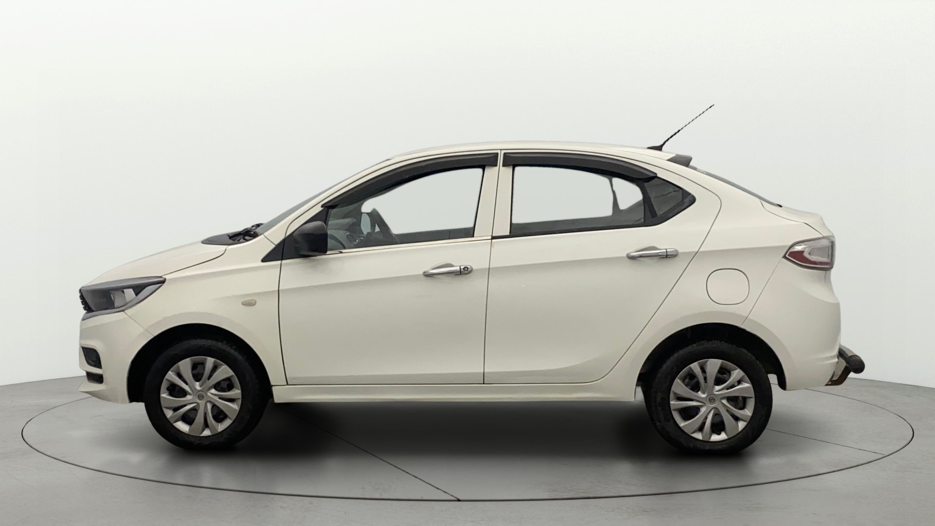 View 2022 Tata Tigor XE Diesel Image 5 Used 2022 Tata Tigor XE Diesel Image 5