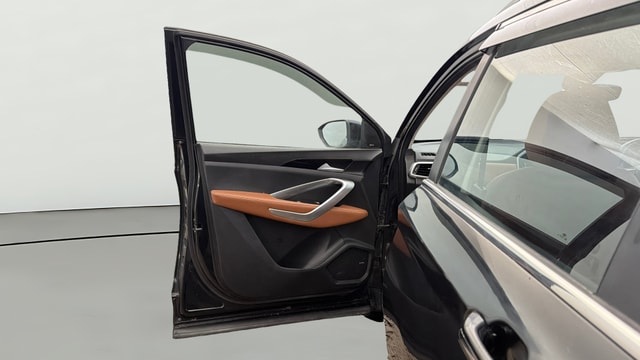 View MG Hector Plus Image 33 Used MG Hector Plus Image 33
