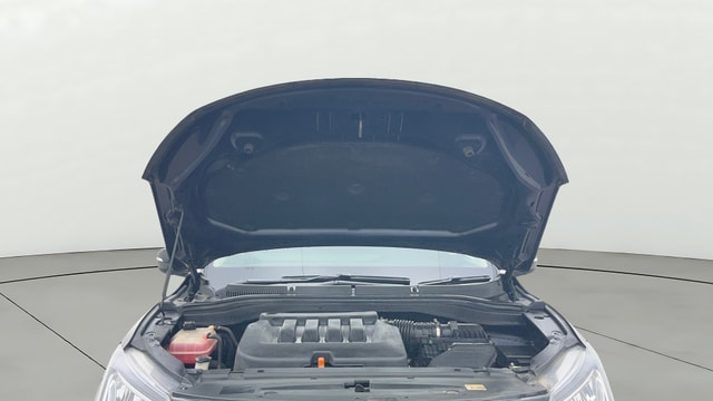 View Mahindra XUV700 Image 32 Used Mahindra XUV700 Image 32