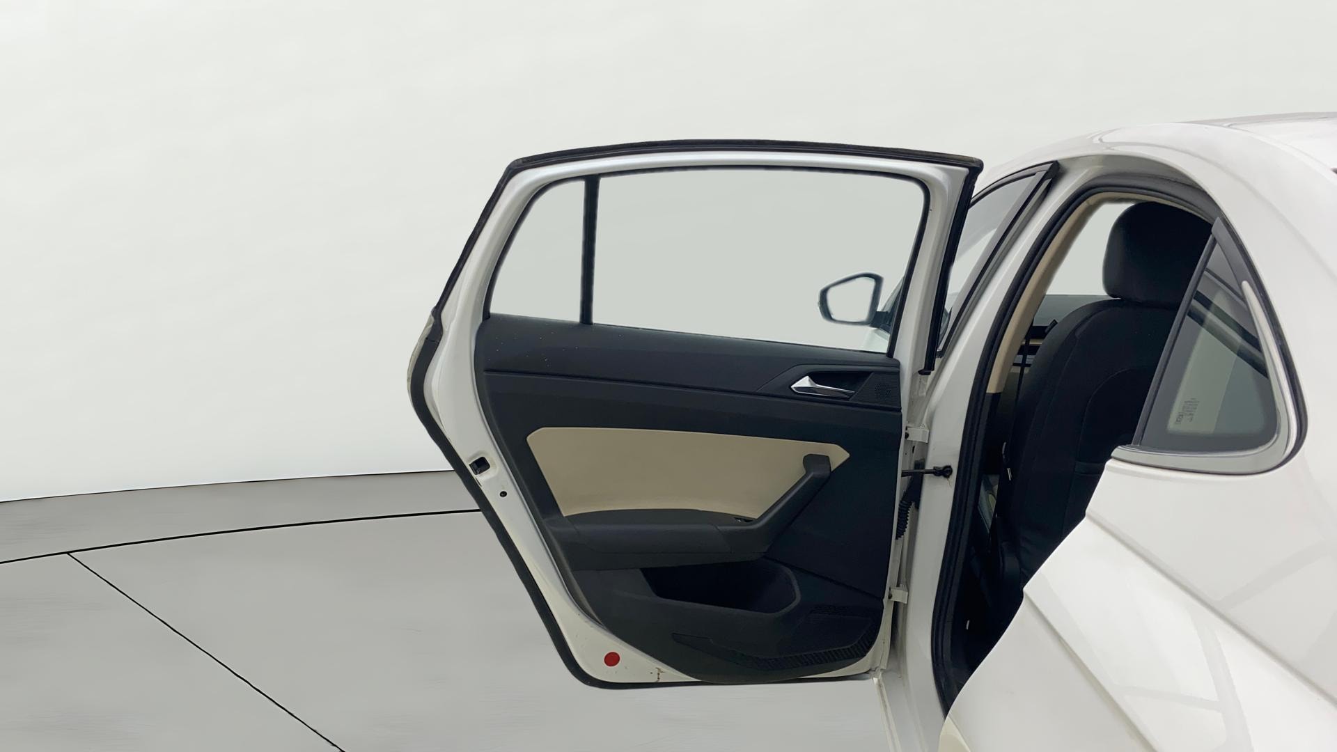 View 2022 Skoda Slavia Style 1.0 TSI MT Image 15 Used 2022 Skoda Slavia Style 1.0 TSI MT Image 15