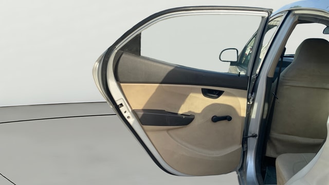 View Hyundai EON Image 16 Used Hyundai EON Image 16