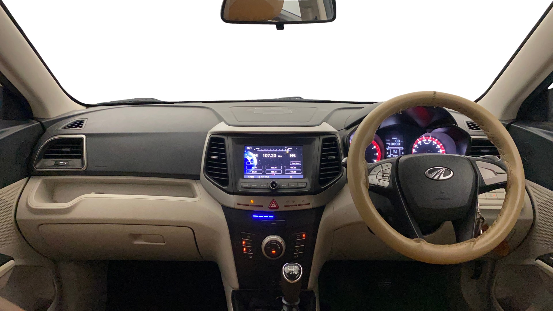 View 2020 Mahindra XUV300 W4 Petrol BS IV Image 28 Used 2020 Mahindra XUV300 W4 Petrol BS IV Image 28