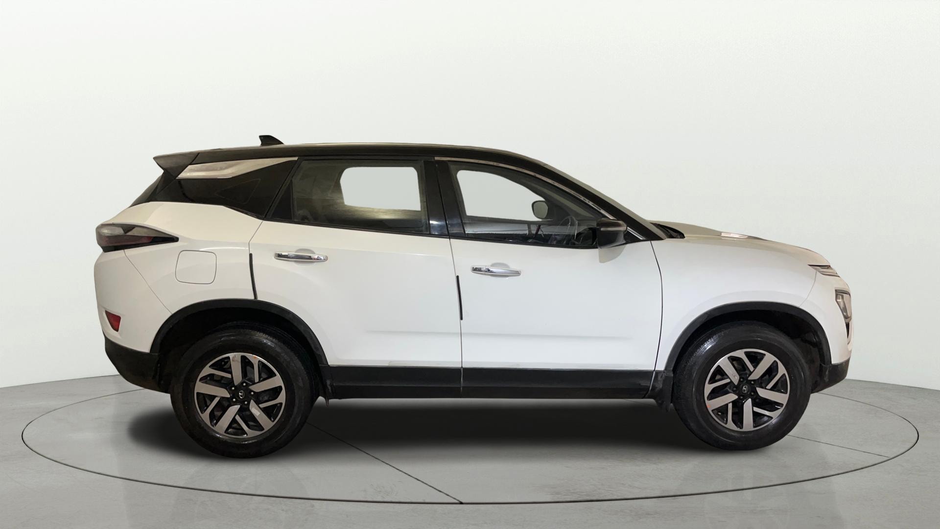 View 2022 Tata Harrier XE Image 9 Used 2022 Tata Harrier XE Image 9