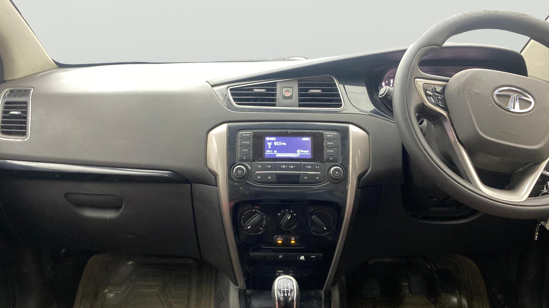 View 2015 Tata Bolt XE Quadrajet 75PS Diesel Image 18 Used 2015 Tata Bolt XE Quadrajet 75PS Diesel Image 18