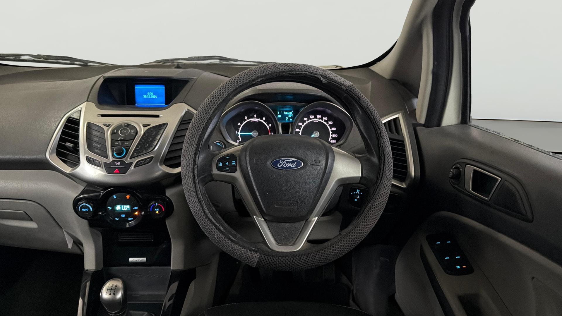 View 2016 Ford EcoSport 1.5 TDCi Diesel Ambiente BS IV Image 20 Used 2016 Ford EcoSport 1.5 TDCi Diesel Ambiente BS IV Image 20