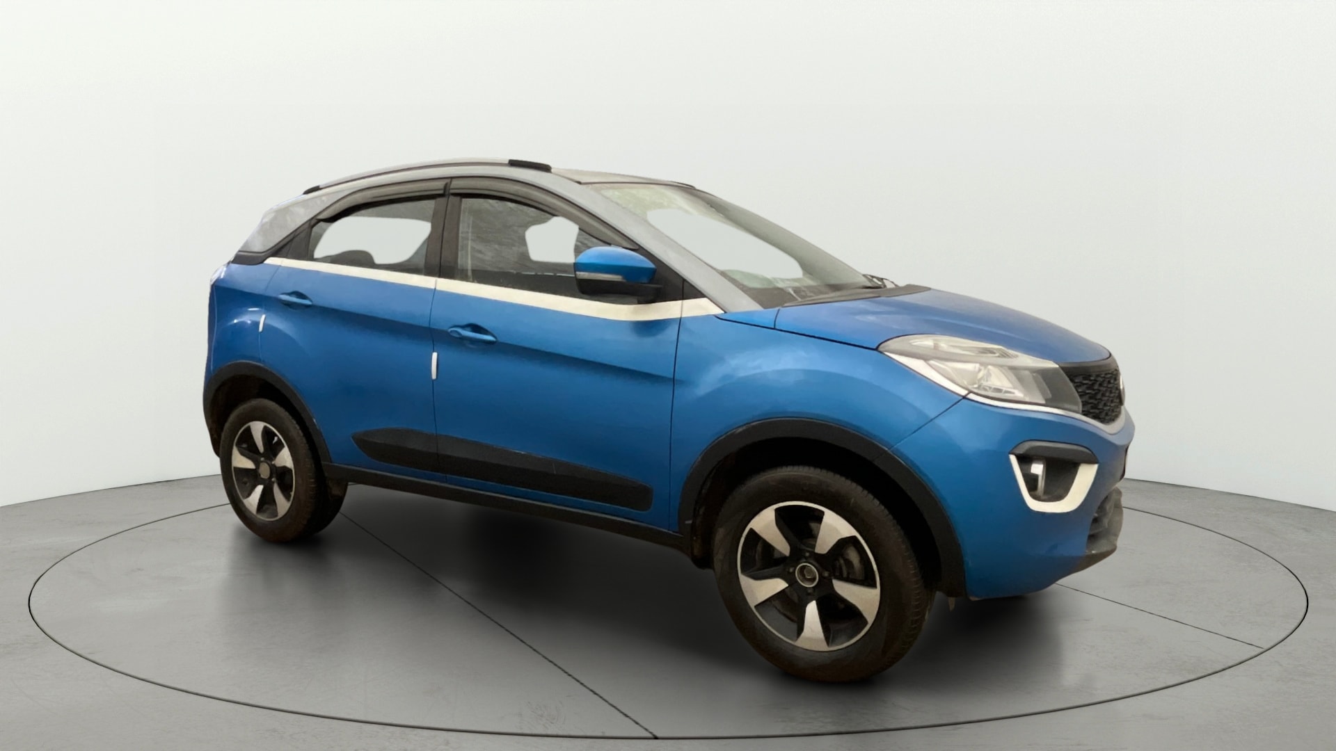 View 2018 Tata Nexon Revotron XE Image 13 Used 2018 Tata Nexon Revotron XE Image 13