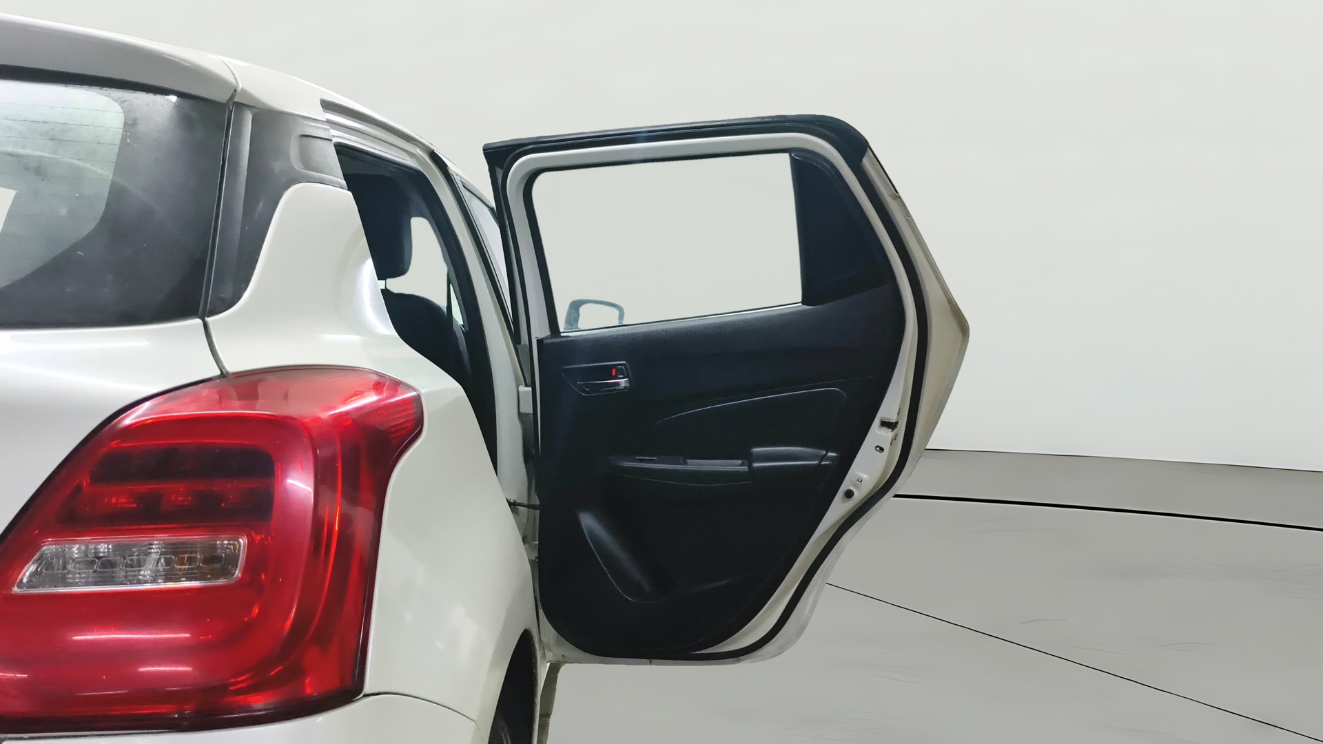 View 2018 Maruti Suzuki 1000 Base Variant Image 7 Used 2018 Maruti Suzuki 1000 Base Variant Image 7