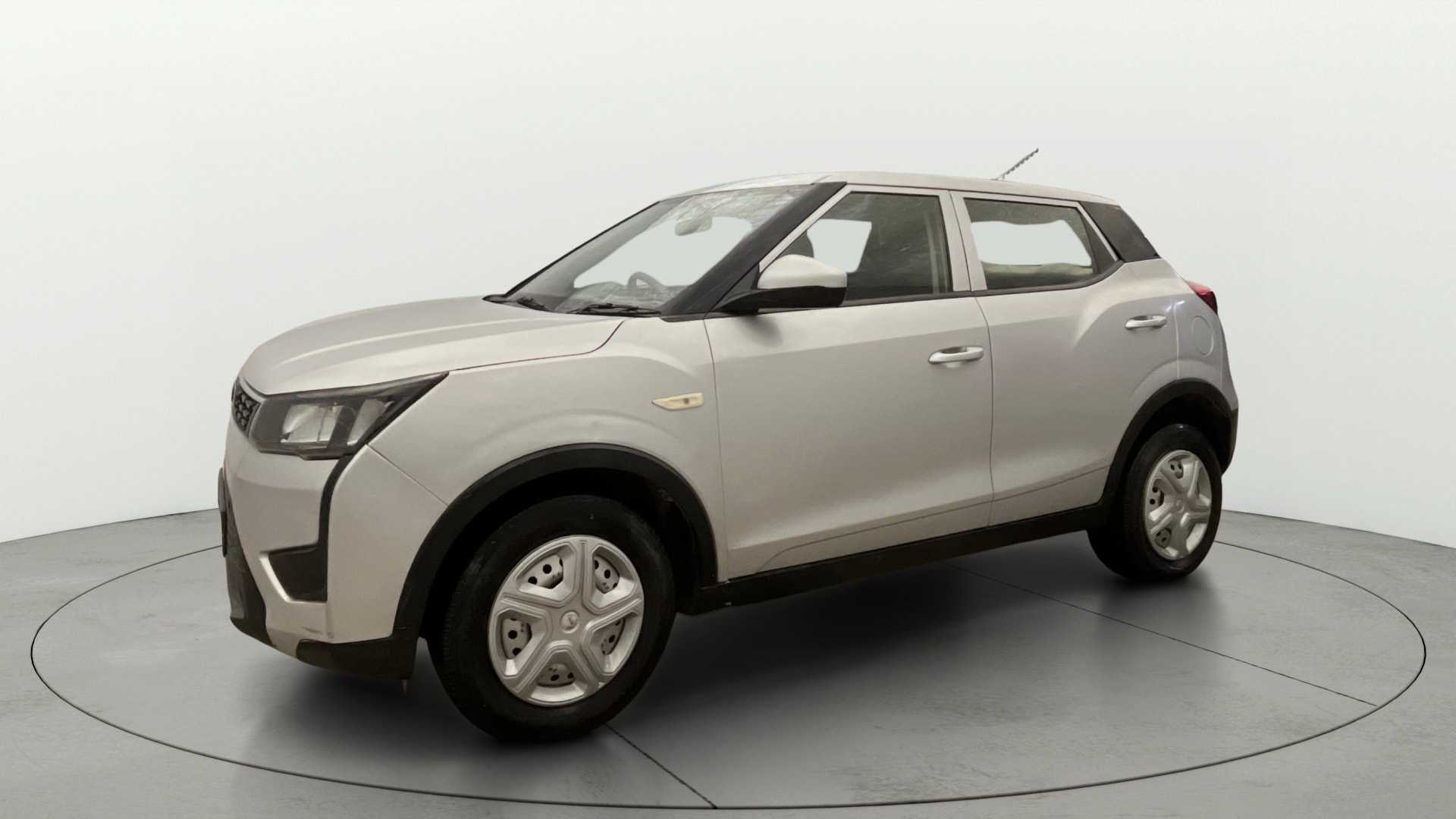 View 2021 Mahindra XUV300 W4 Petrol BS IV Image 21 Used 2021 Mahindra XUV300 W4 Petrol BS IV Image 21
